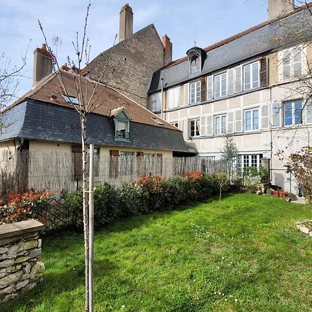 La Cour Du Chateau La Charite-sur-Loire Exterior photo