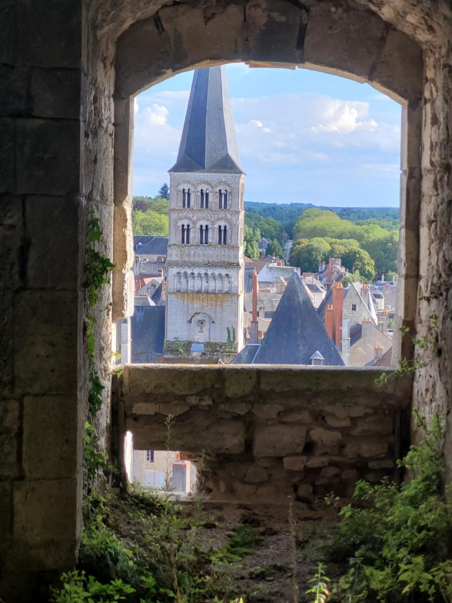 La Cour Du Chateau La Charite-sur-Loire Exterior photo